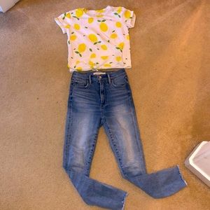 SOLD Lemons 🍋 capped sleeve top. So cute 🥰